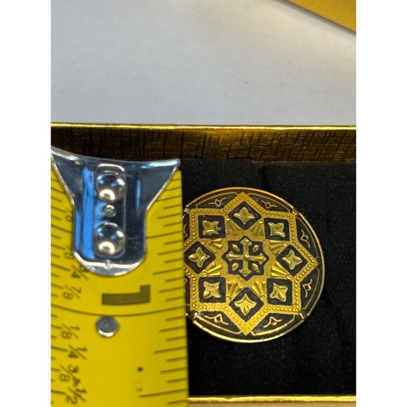 Vintage Gold-Tone & Black damascene gold brooch pin Round Pin Brooch With Intric - Picture 7 of 8